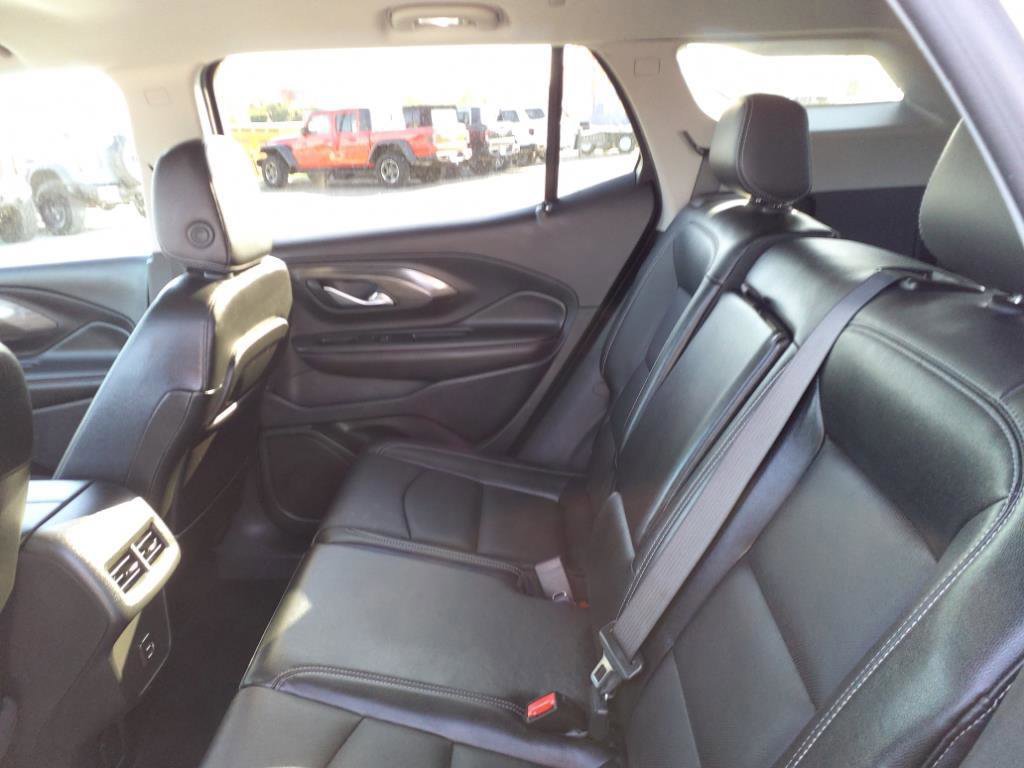 Used 2023 GMC Terrain SLT image 13