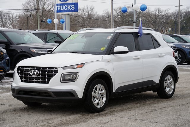 Used 2020 Hyundai Venue SEL image 3