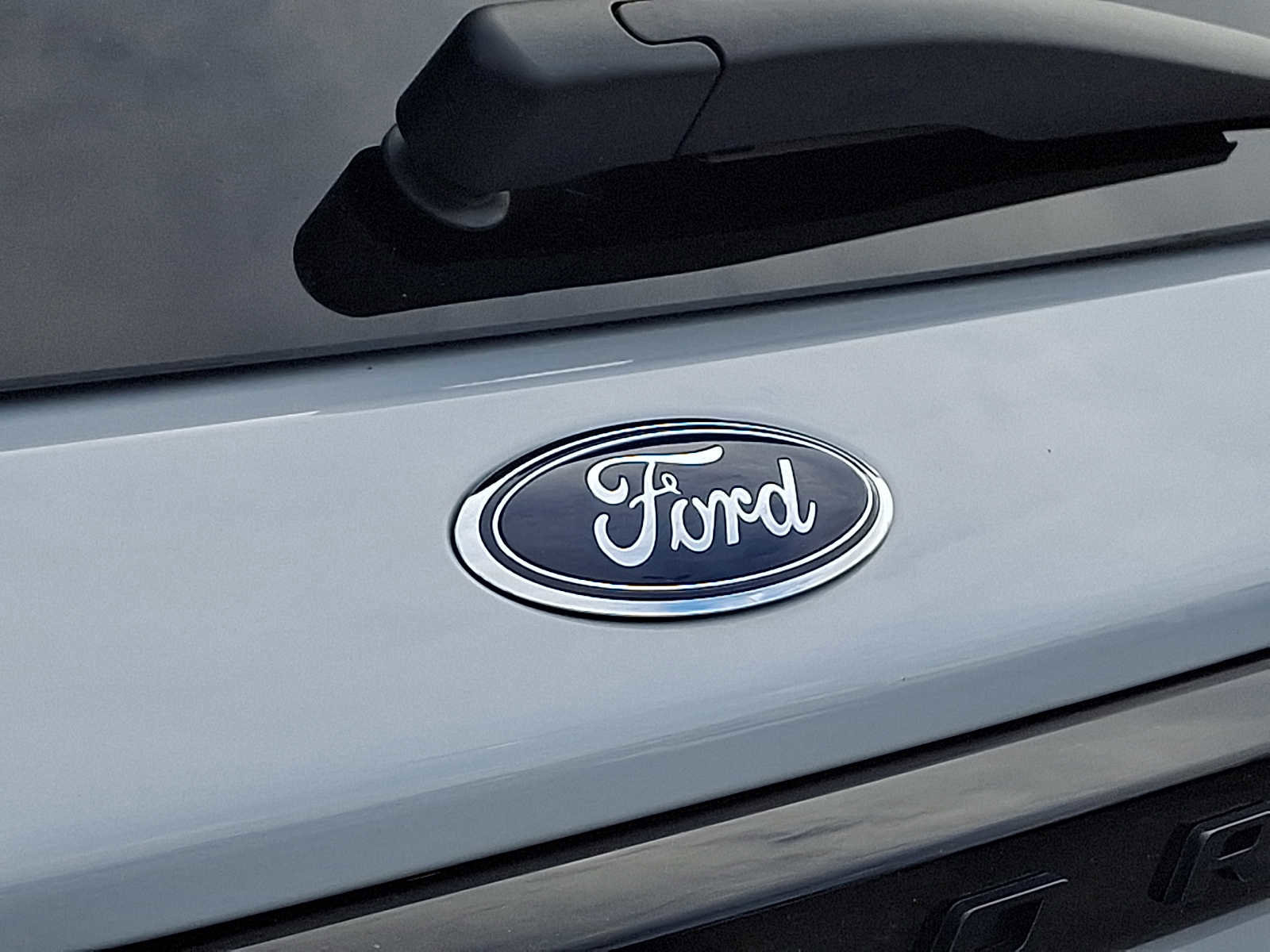 Certified 2025 Ford Explorer Platinum w/ LUX Leather Package image 29