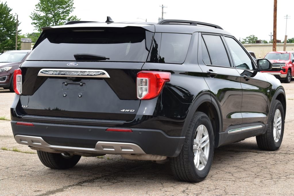 Certified 2023 Ford Explorer XLT w/ Equipment Group 202A AWD/4WD image 5