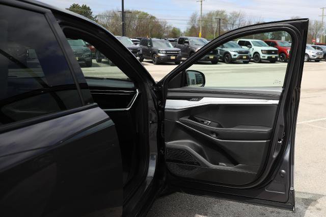 Used 2024 Jeep Wagoneer Launch Edition AWD/4WD image 27