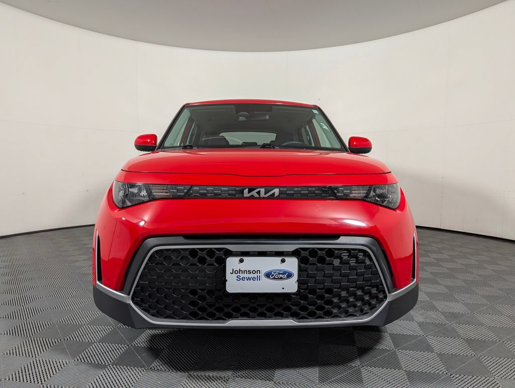 Used 2024 Kia Soul LX FWD image 3