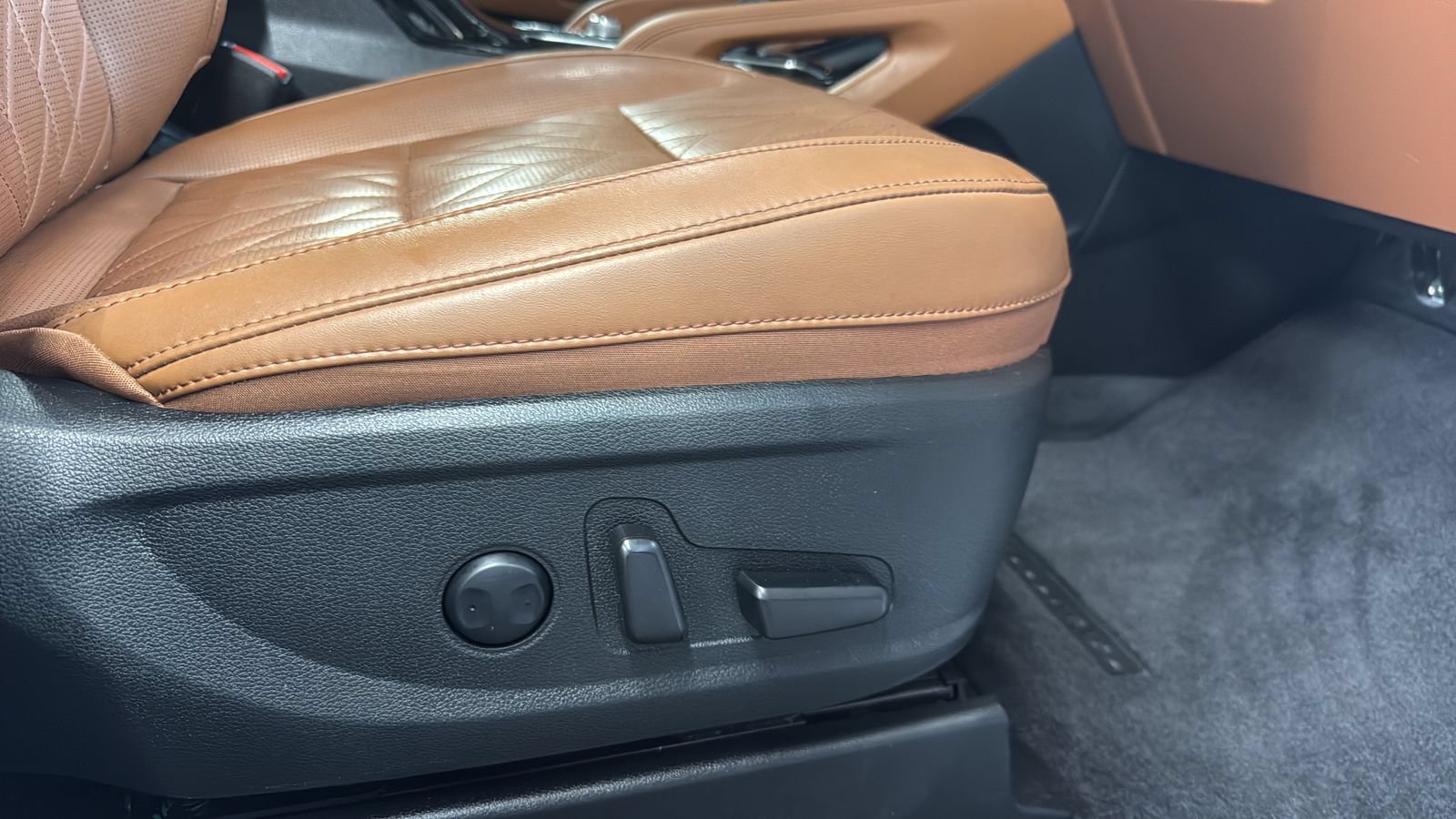 Used 2024 Kia Telluride SX Prestige X-Pro AWD/4WD image 25