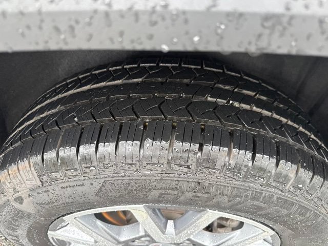 Used 2023 GMC Acadia SLT AWD/4WD image 12