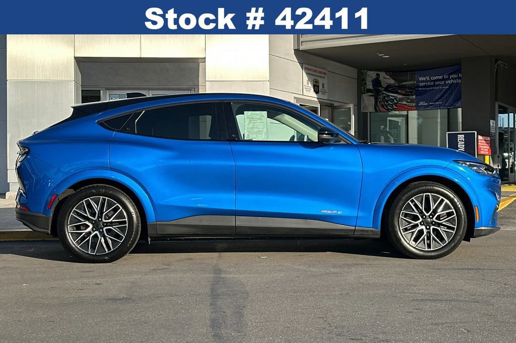 Certified 2025 Ford Mustang Mach-E Premium image 3