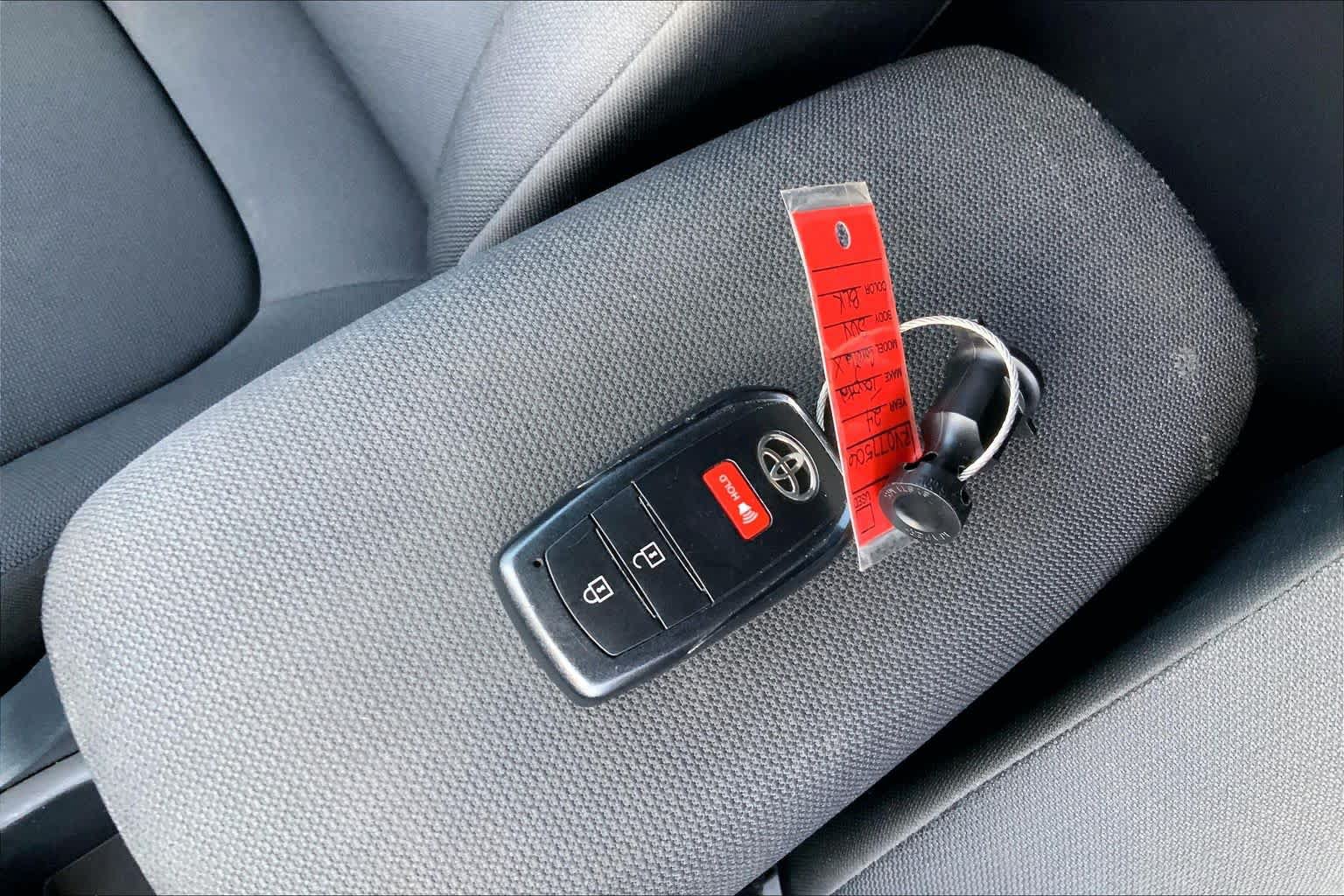 Used 2024 Toyota Corolla Cross LE FWD image 13