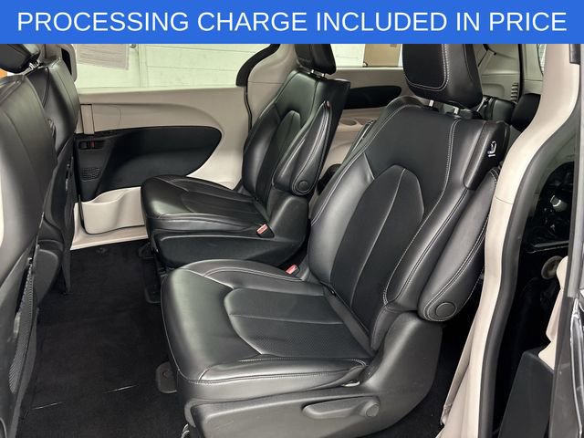 Used 2023 Chrysler Pacifica Touring-L FWD image 12