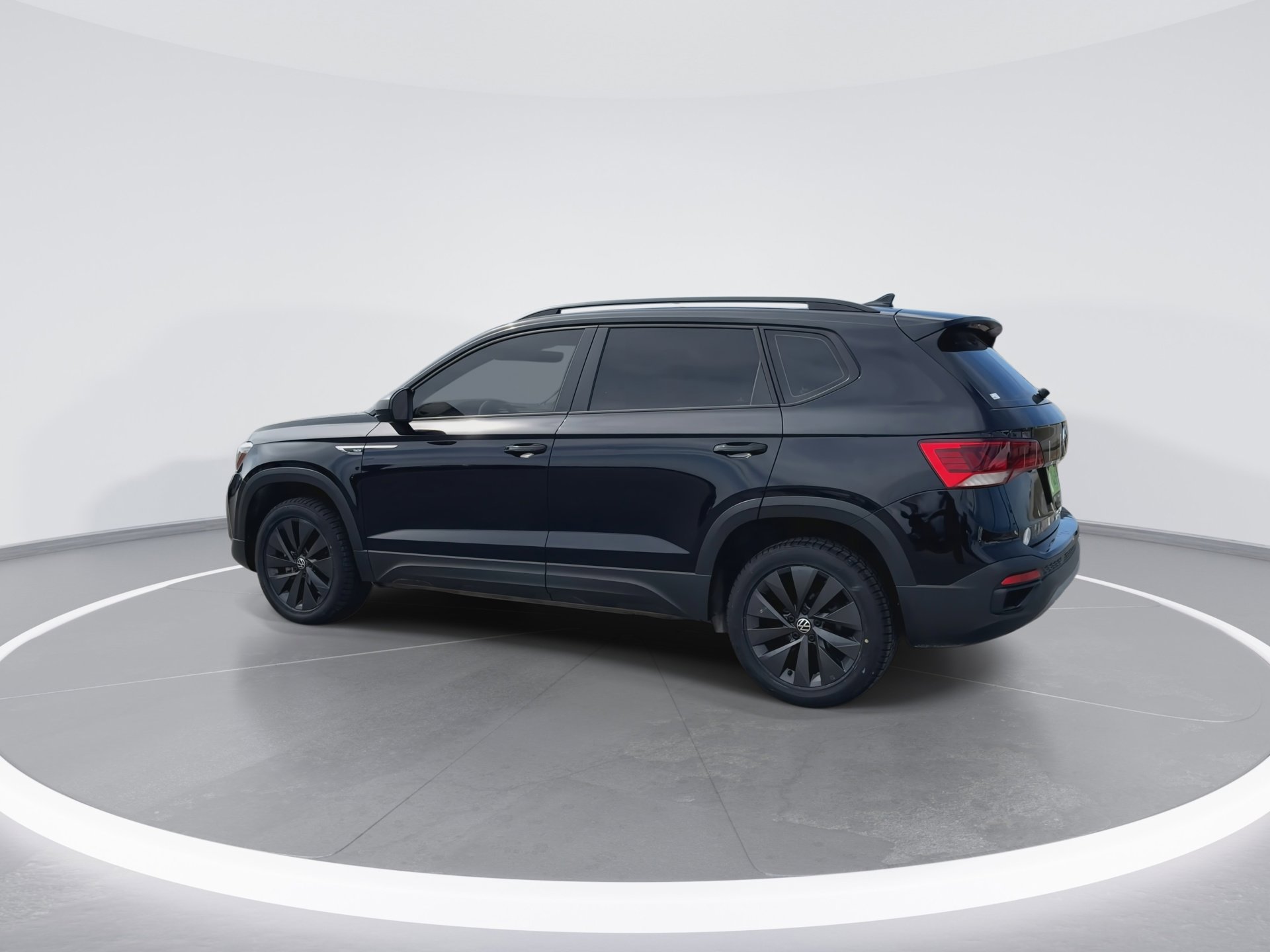 Used 2023 Volkswagen Taos S image 6