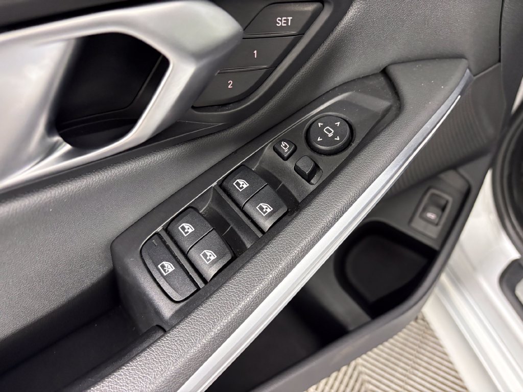 Used 2019 BMW 330i xDrive Sedan w/ Driving Assistance Package AWD/4WD image 12