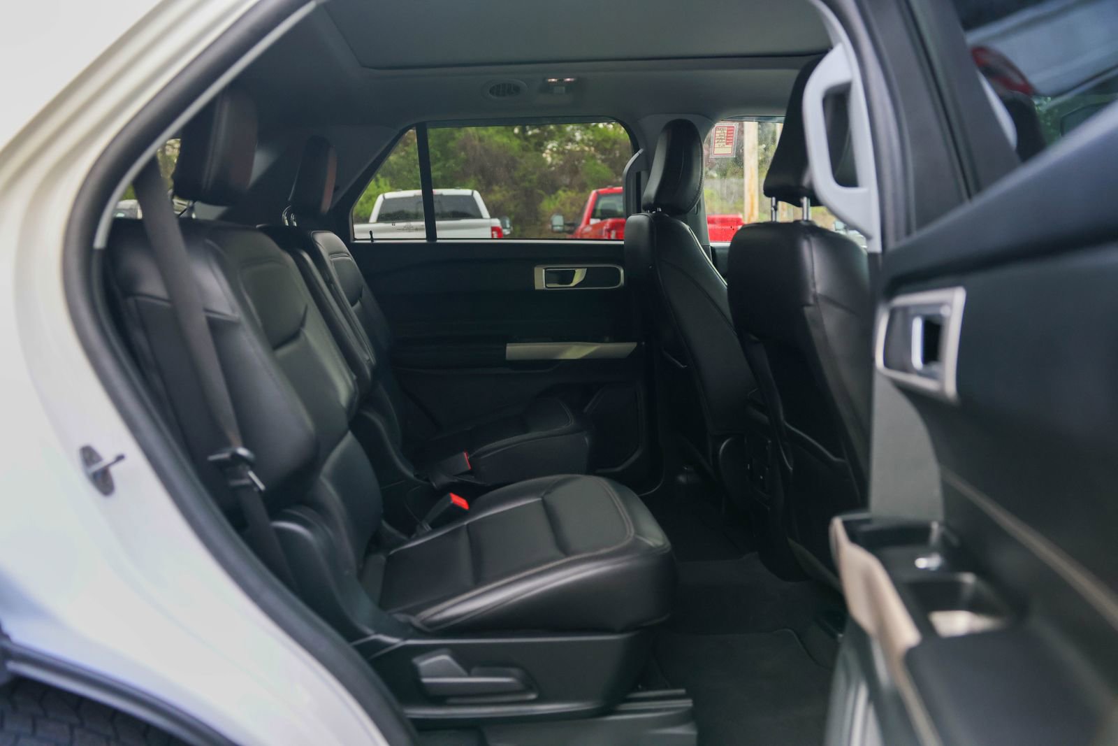 Certified 2023 Ford Explorer XLT w/ Equipment Group 202A AWD/4WD image 12