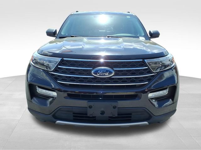 Certified 2022 Ford Explorer XLT w/ Equipment Group 202A image 9