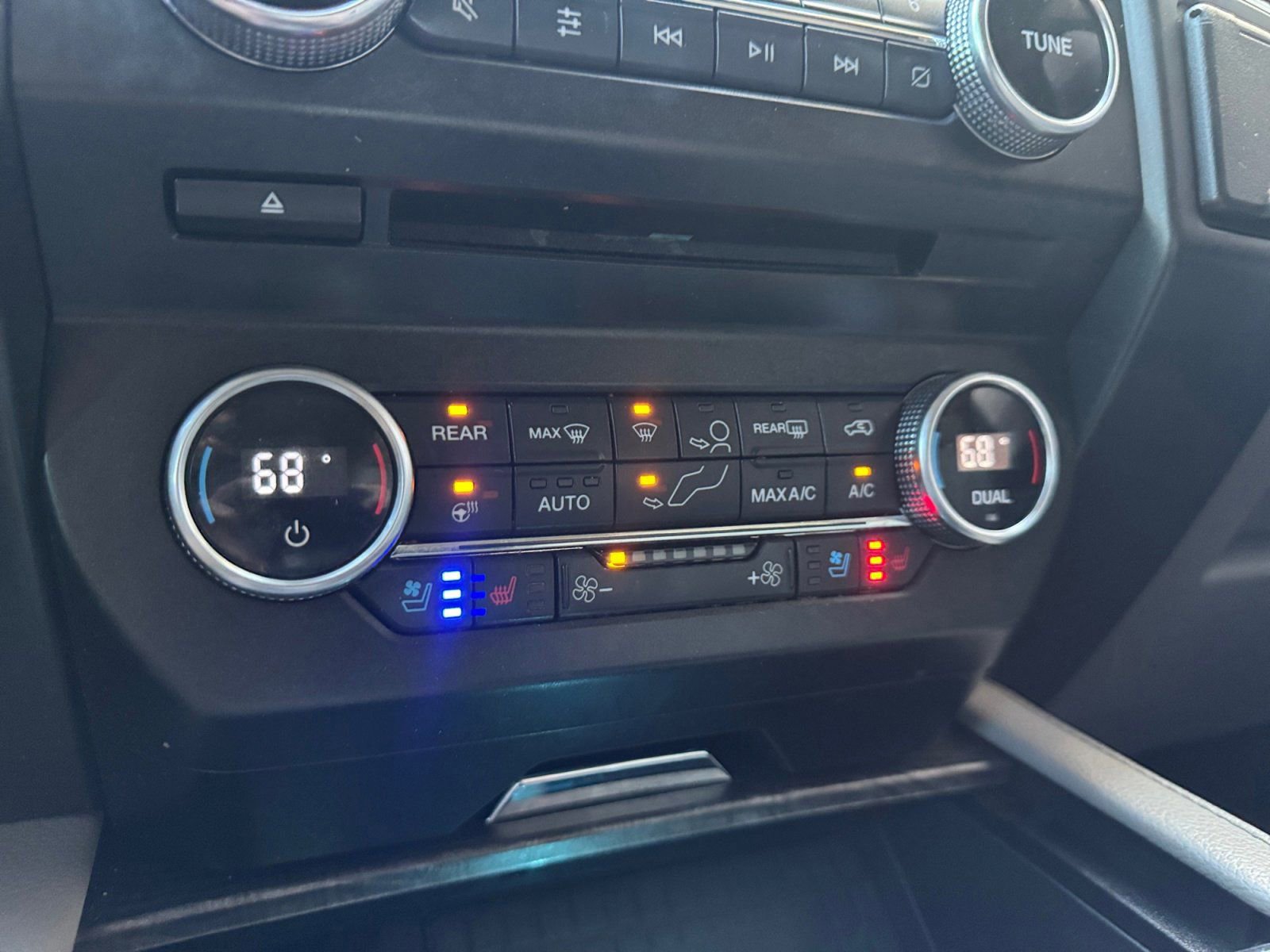 Certified 2018 Ford Expedition Limited image 25