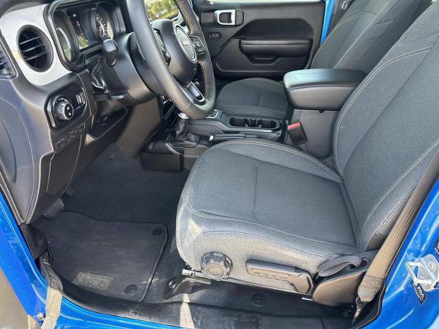 Used 2024 Jeep Gladiator Sport AWD/4WD image 16
