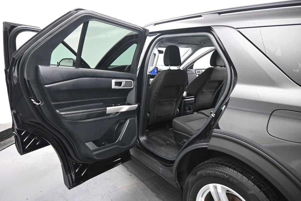 Certified 2023 Ford Explorer XLT RWD image 17