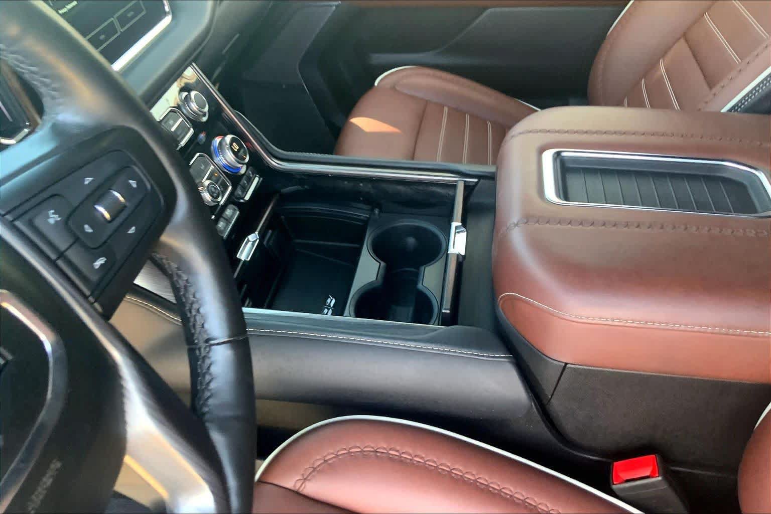 Used 2023 GMC Yukon Denali Ultimate w/ LPO, Floor Liner Package AWD/4WD image 17