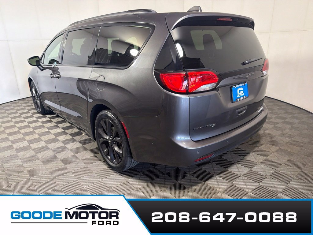 Used 2020 Chrysler Pacifica Touring-L Plus FWD image 5