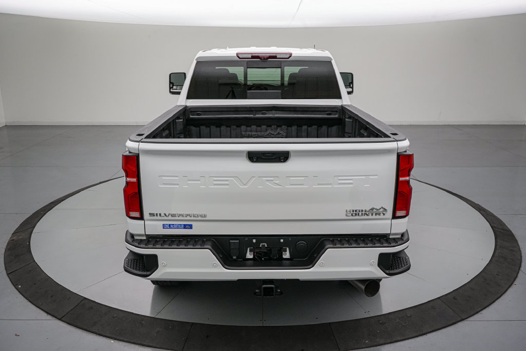 Used 2024 Chevrolet Silverado 2500 High Country w/ Technology Package AWD/4WD image 5