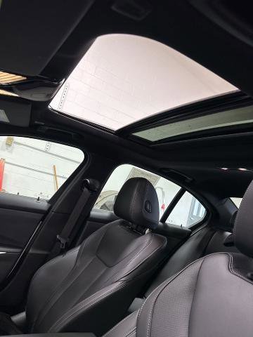 Used 2025 BMW 330i xDrive Sedan w/ Premium Package image 19