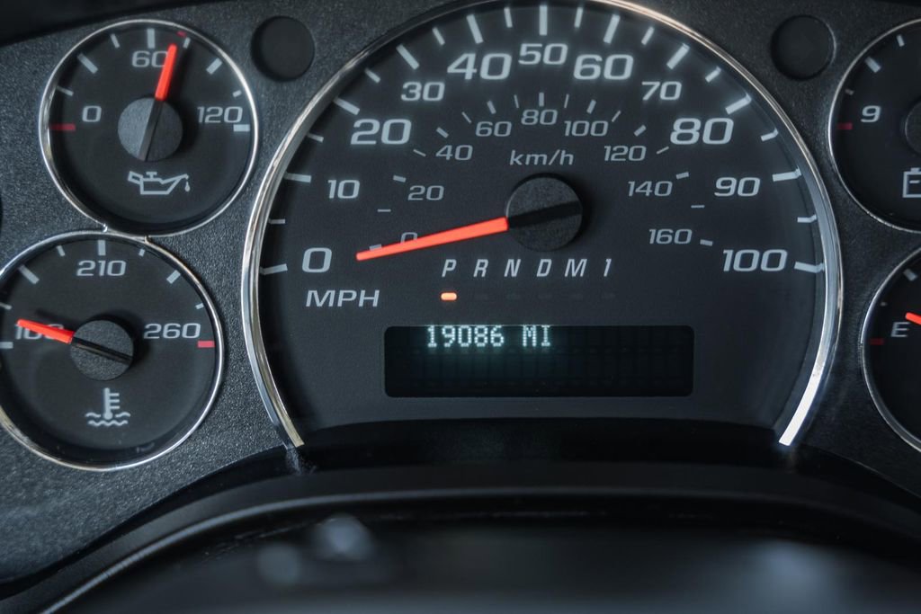 Used 2024 GMC Savana 2500 w/ Driver Convenience Package image 43