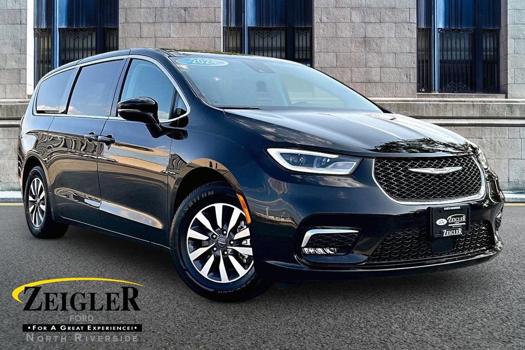 Used 2024 Chrysler Pacifica Limited
