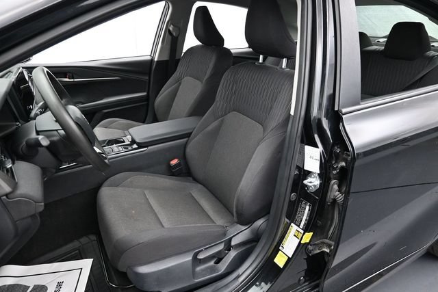 Used 2025 Toyota Camry LE FWD image 10