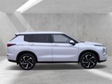 Used 2023 Mitsubishi Outlander SE image 2
