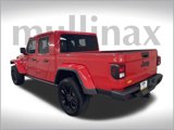 Used 2025 Jeep Gladiator Sport image 2
