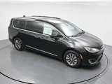 Used 2020 Chrysler Pacifica Touring-L Plus image 4