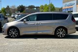 Used 2017 Chrysler Pacifica Limited w/ Advanced Safetytec Group image 2