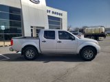 Used 2020 Nissan Frontier SV image 2