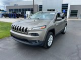 Used 2016 Jeep Cherokee Latitude w/ Safety/Convenience Group image 2