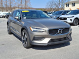 Used 2020 Volvo V60 T5 Cross Country image 2