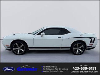 Used 2019 Dodge Challenger SXT image 1