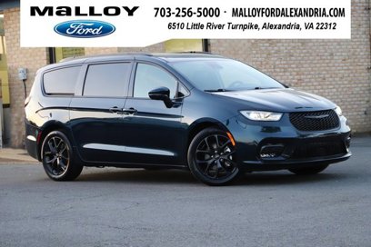 Used 2022 Chrysler Pacifica Limited