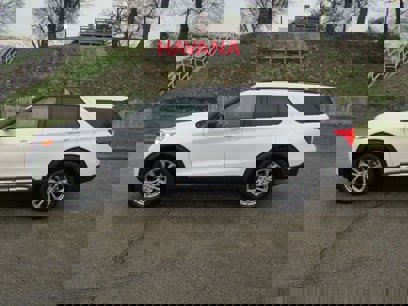 Certified 2022 Ford Explorer XLT w/ Equipment Group 202A