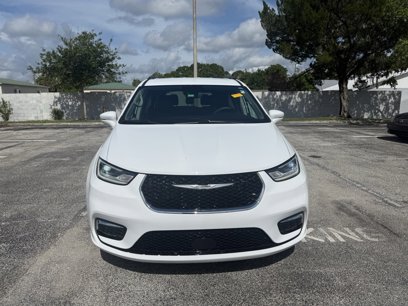 Used 2022 Chrysler Pacifica Touring-L