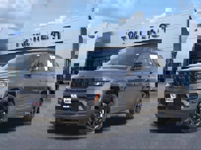 Used 2024 Jeep Grand Cherokee Altitude