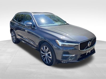 Used 2022 Volvo XC60 B5 Momentum w/ Advanced Package