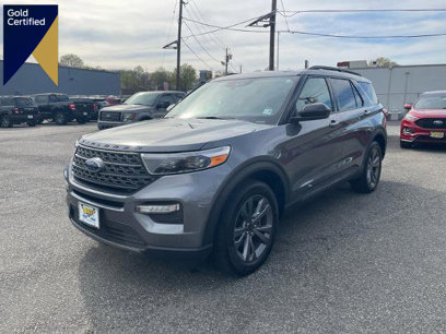 Certified 2022 Ford Explorer XLT w/ Equipment Group 202A