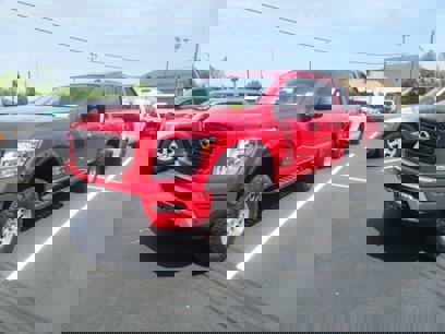 Used 2021 Nissan Titan SV w/ SV Convenience Package