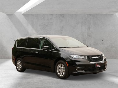 Used 2024 Chrysler Pacifica Touring-L