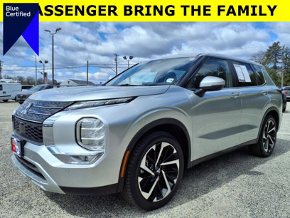 Used 2023 Mitsubishi Outlander SE