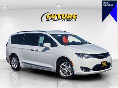 Used 2020 Chrysler Pacifica Touring-L w/ Tire & Wheel Group