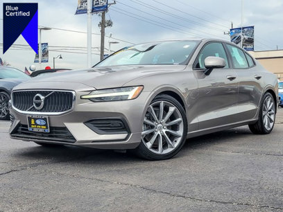 Used 2019 Volvo S60 T6 Momentum w/ Premium Package