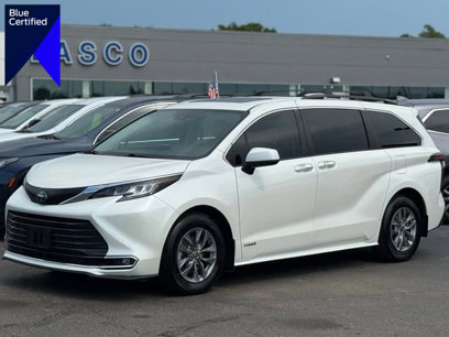 Used 2021 Toyota Sienna XLE