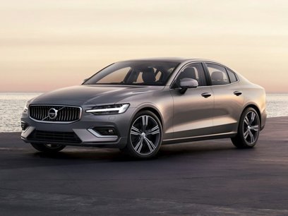 Used 2022 Volvo S60 B5 Momentum w/ Premium Package