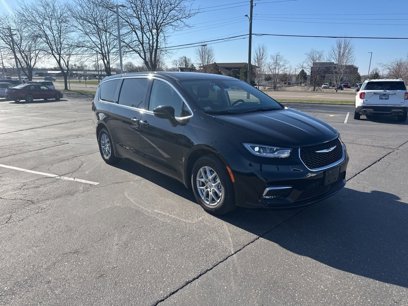 Used 2024 Chrysler Pacifica Touring-L