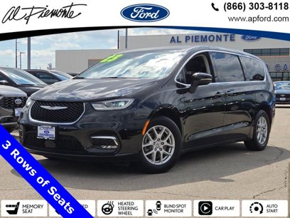Used 2023 Chrysler Pacifica Touring-L