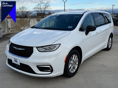 Used 2024 Chrysler Pacifica Touring-L