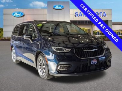 Used 2023 Chrysler Pacifica Touring-L